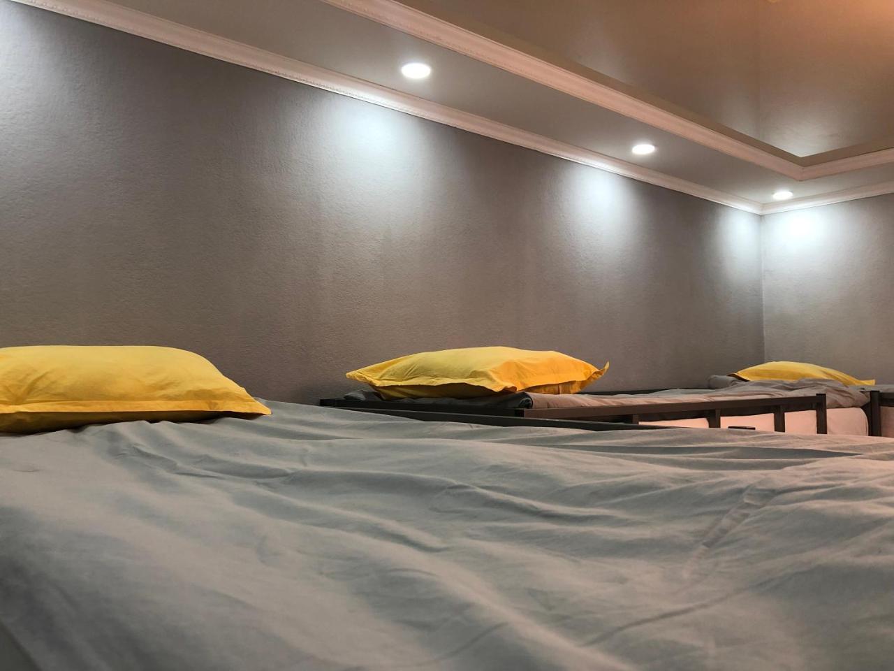 Flow Hostel Бішкек Екстер'єр фото